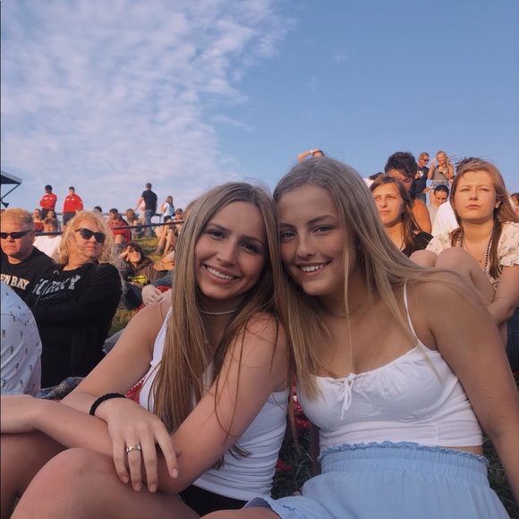 Meet your Posher, Ava - Picture 1 of 1